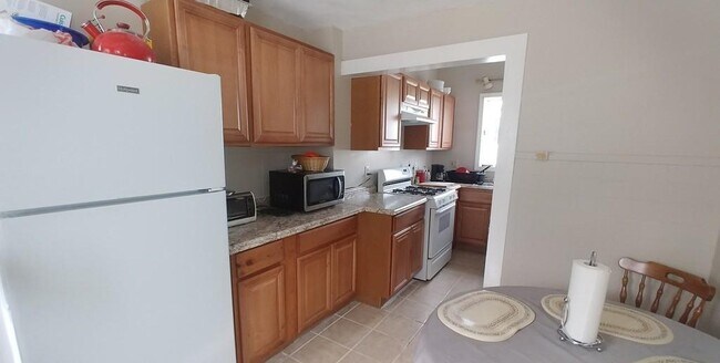 Building Photo - 41 Trull St Unit 2A Rental
