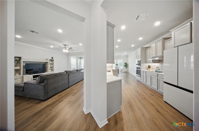 Photo - 711 Saddlehorn Dr