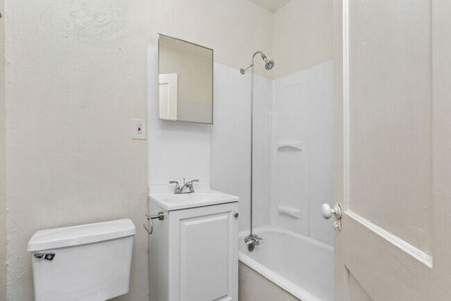 Photo - 3933 Charlotte