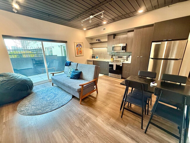 Building Photo - 360 W 200 S Unit ID1389267P