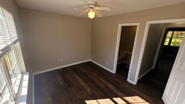 Photo - 2 BR 2.5 BA in Hunters Creek