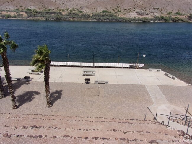 Building Photo - 2 BR WATERFRONT Fully Furnished/Utilities ... Rental