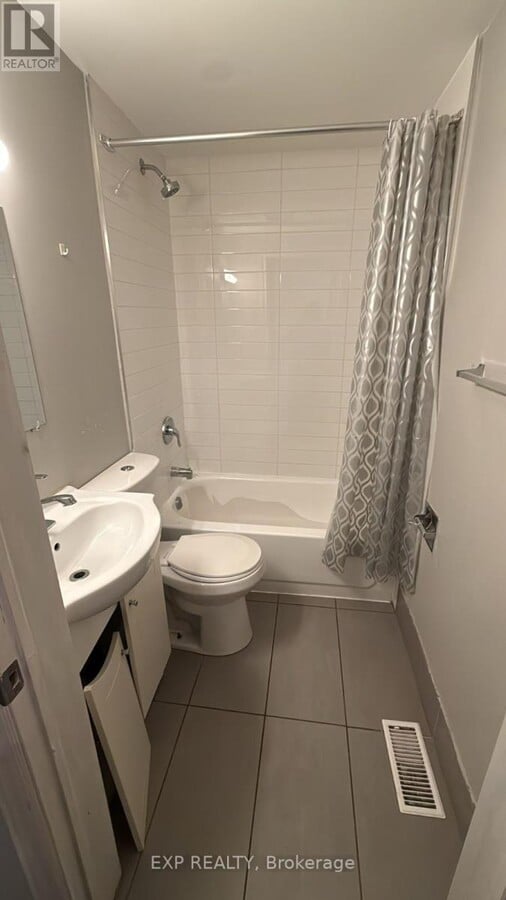 Photo - 70 Victoria Ave S Unit 4