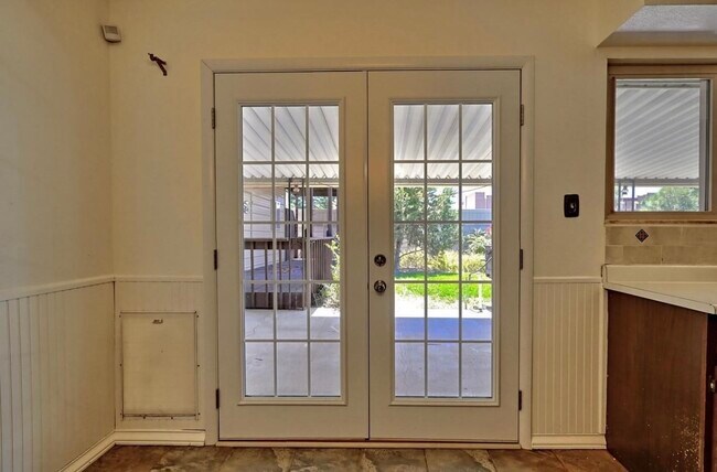 Photo - 6300 Jo Ann Pl NE