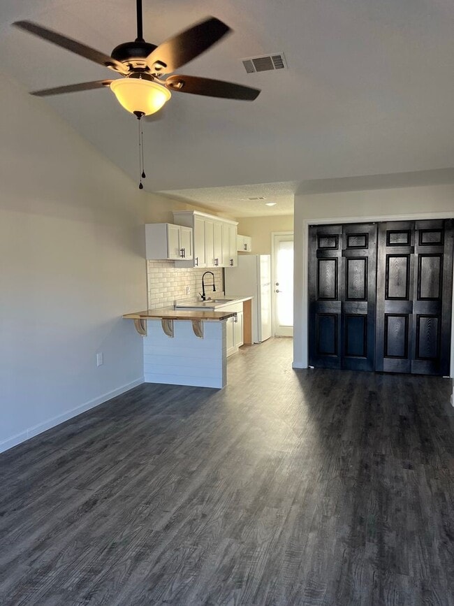 Photo - 185 Lanier Dr