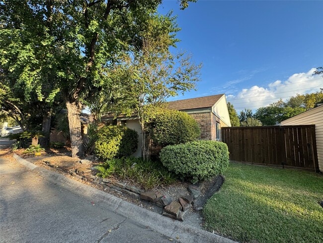Photo - 12800 Briar Forest Dr