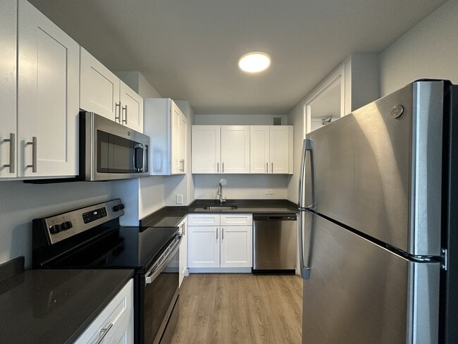 Photo - 1349 N Dearborn St Unit B41