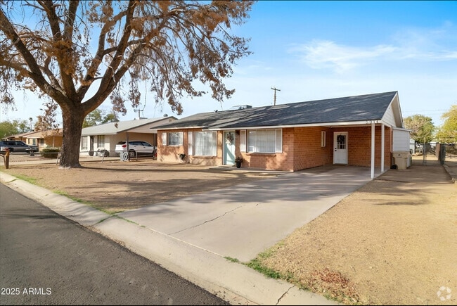 Building Photo - 5014 W Gardenia Ave Rental