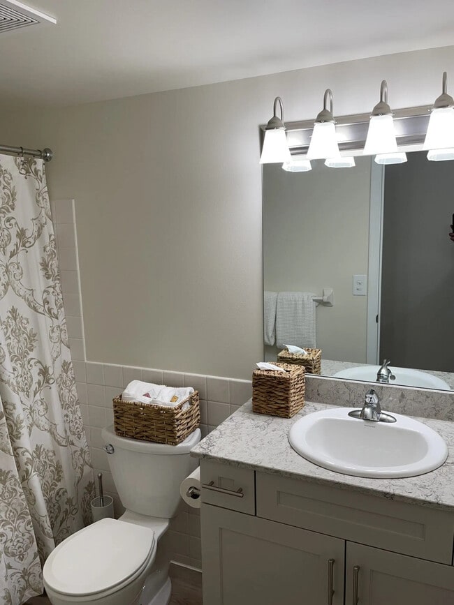 Deepwood North Apartments