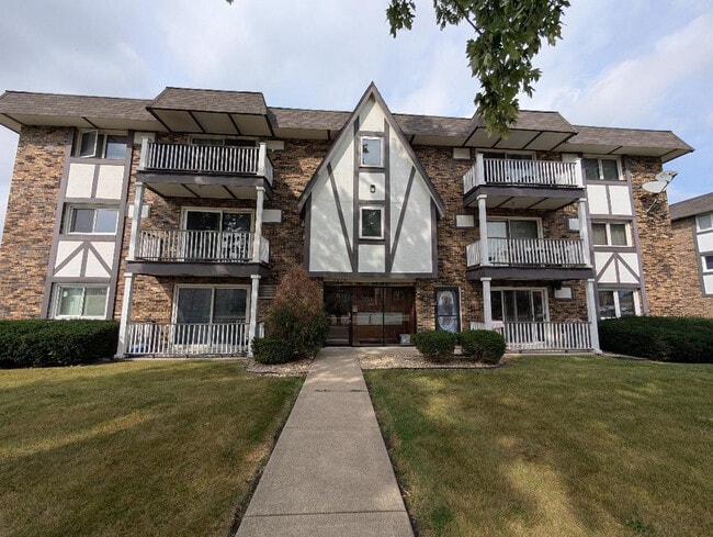Building Photo - 5858 W 87th St Unit 2A