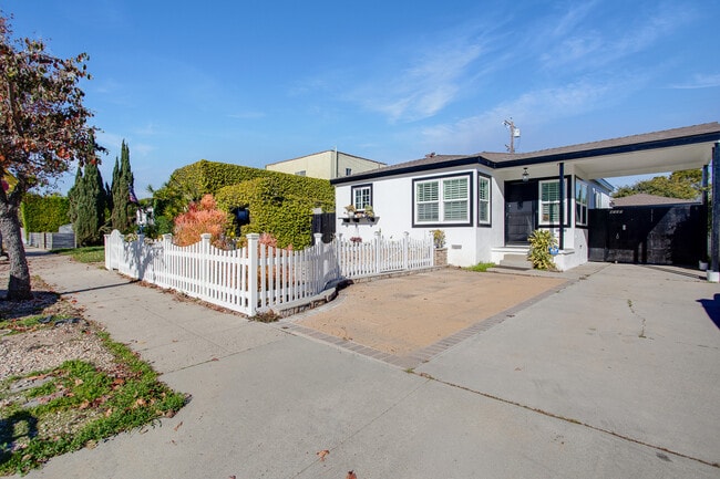 Photo - 4132 Beethoven St