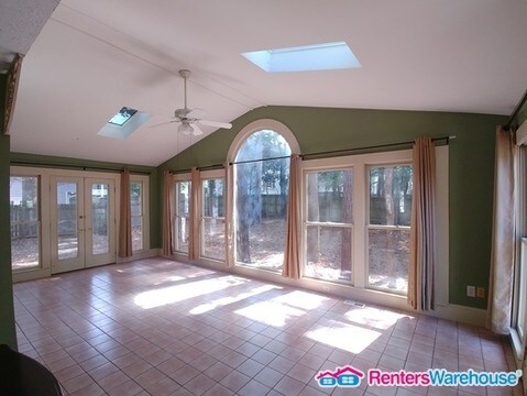 Photo - 891 Providence Dr