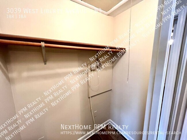 Photo - 3039 W Liberty Ave Unit B3