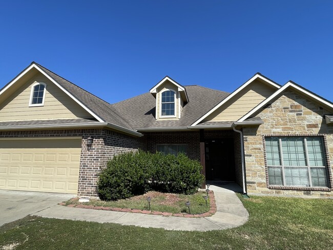Photo - 175 Westfield Loop