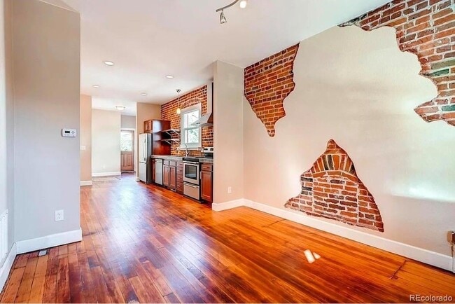 Photo - 3145 Josephine St