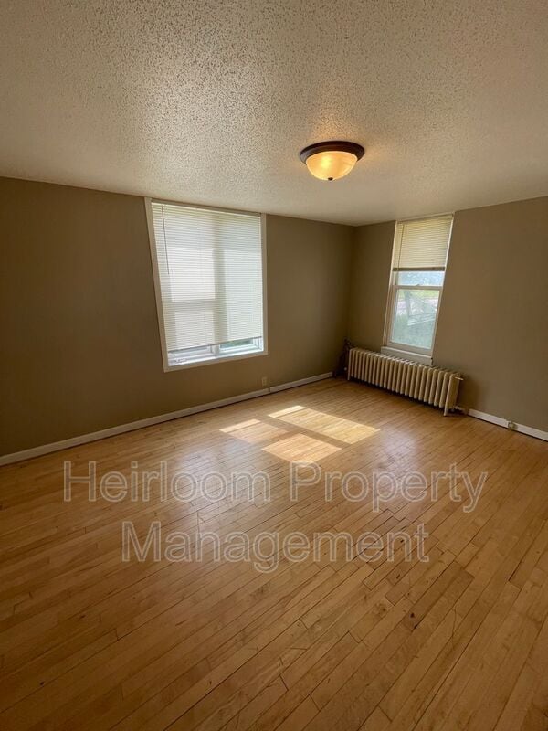 Photo - 327 W 4th St