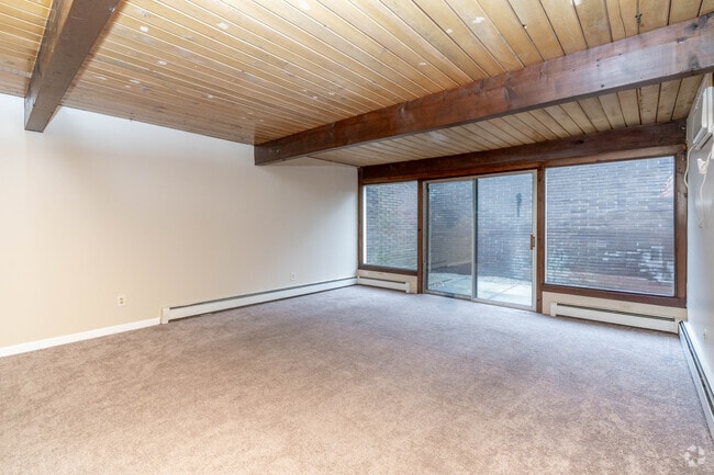 2BR,1BA - 1093SF - Living Room