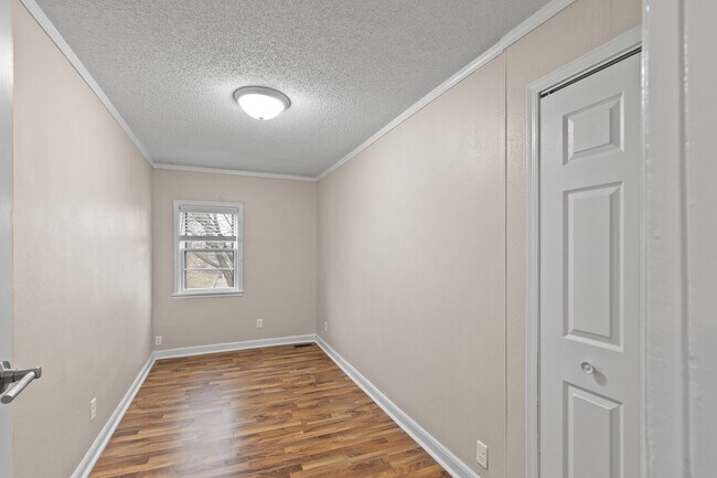 Photo - 745 Margaret St Unit 3