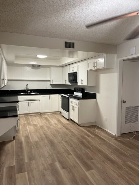 Photo - 5810 Yolanda Ave