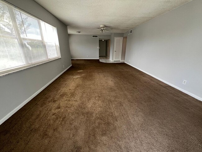 Photo - Spacious 2 Bedroom in Inverrary