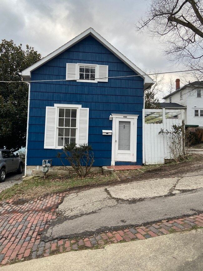 Photo - 146 E State St