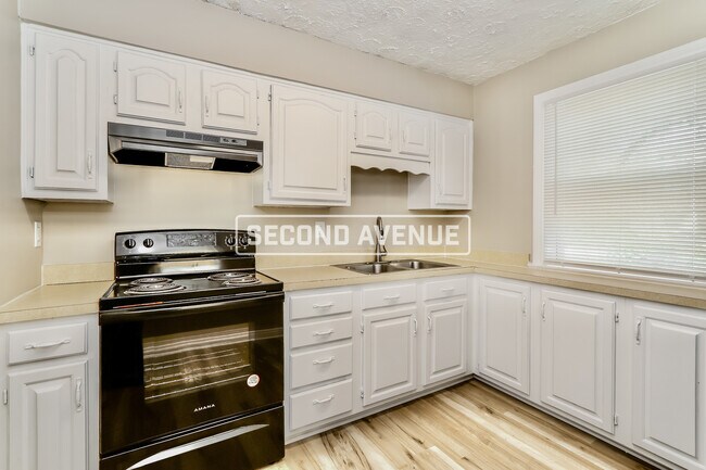 Photo - 651 S 37th St