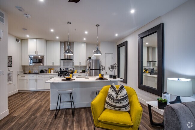 1 BR, 1 BA - 836 SF; A