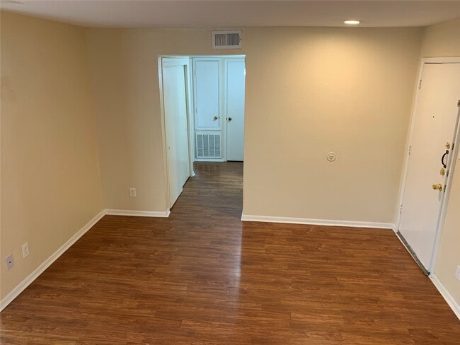 Building Photo - 16111 Aspenglenn Dr Unit 312 Rental