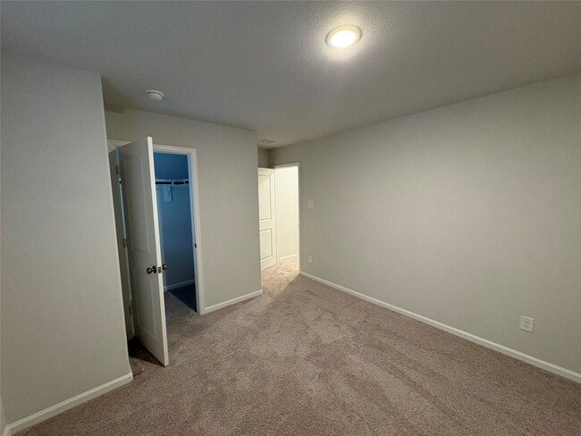 Photo - 56 Valiant Ridge Trail