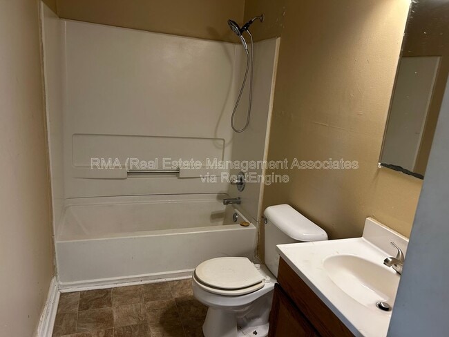 Photo - 493 New Ln St