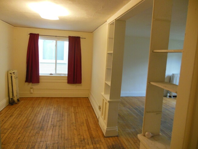 Photo - 445 W Mifflin St