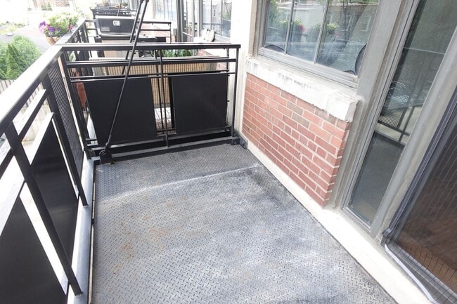 Photo - 3963 W Belmont Ave Unit 320