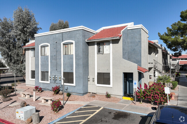 Papago Vista - Papago Vista Apartments