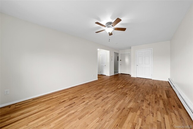 Photo - 410 Jericho Tpke Unit 2C