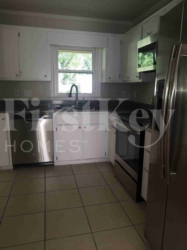 Photo - 430 Citadel St