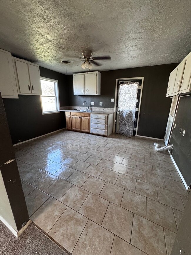 Quaint 2 bed 1 bath - Quaint 2 bed 1 bath House