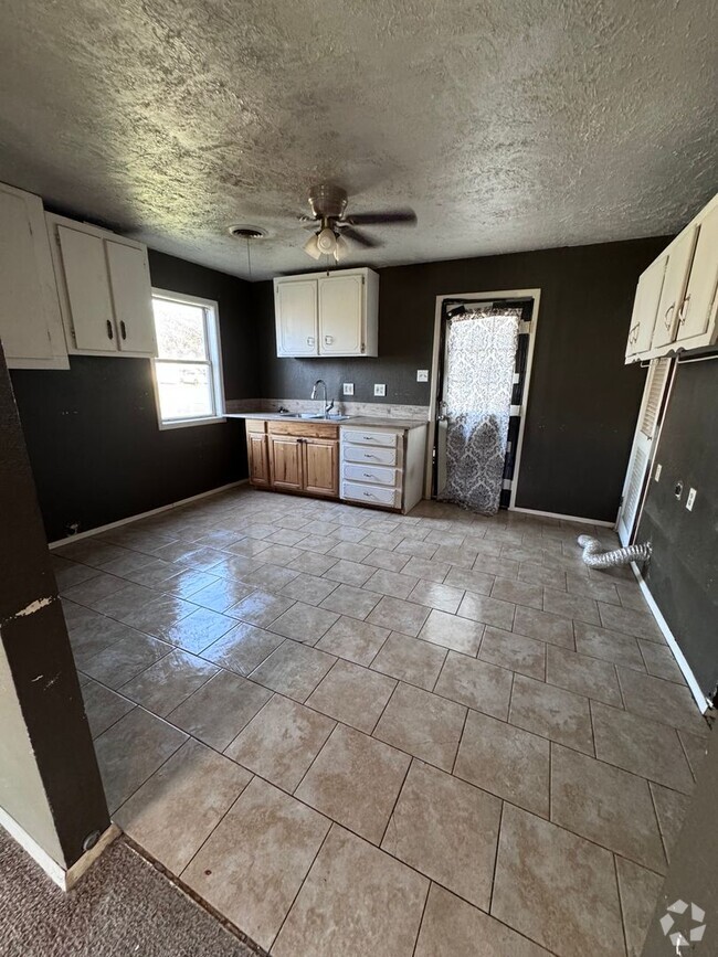 Building Photo - Quaint 2 bed 1 bath Rental