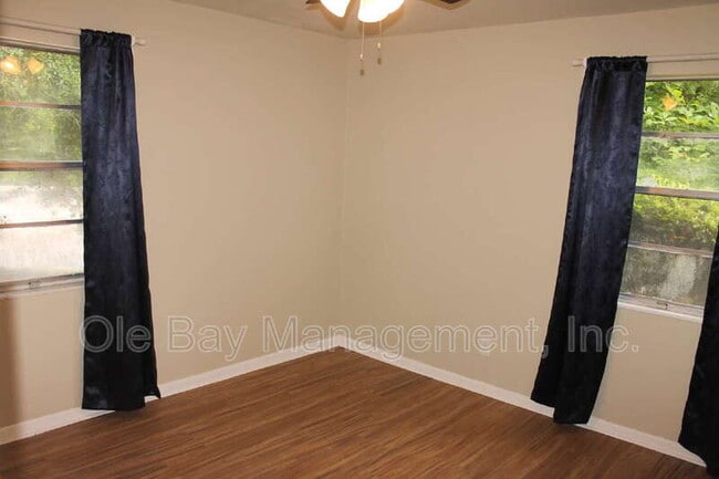 Photo - 1002 Centerwood Dr