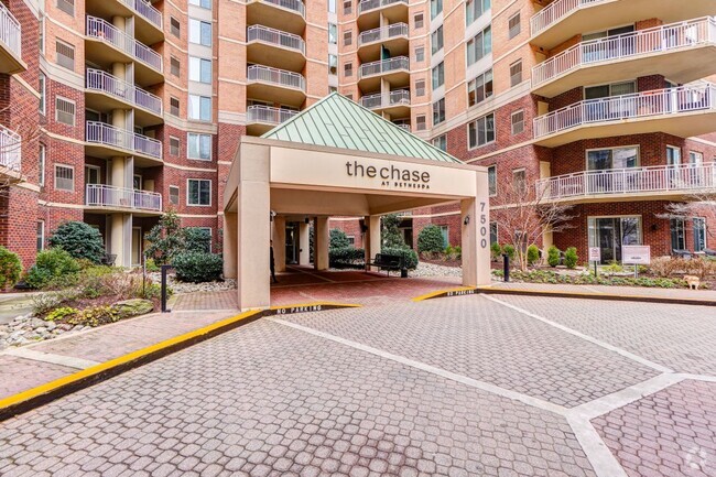 Building Photo - Fantastic Condo at The Chase in Downtown B... Unit 703