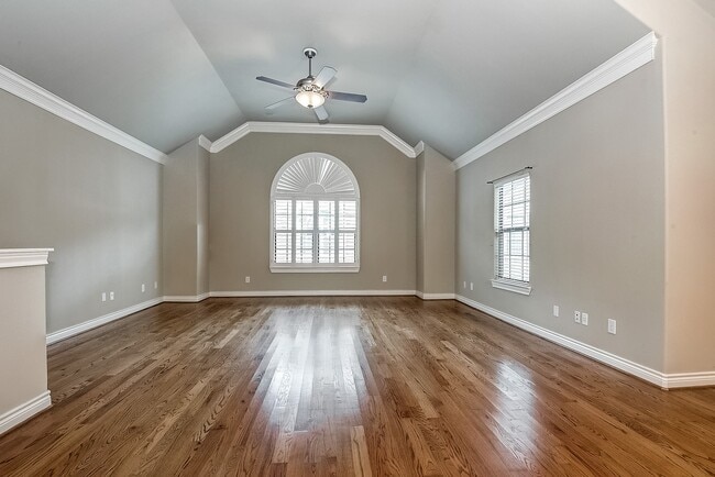 Photo - 2905 Clinton Dr