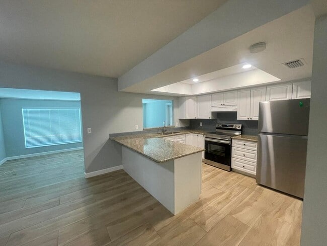 Photo - 11737 Inverness Cir