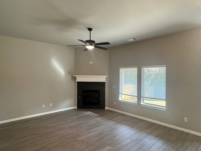 Photo - Beautiful 3 Bed, 2 Bath, 2 Car North Edmond/Arcadia