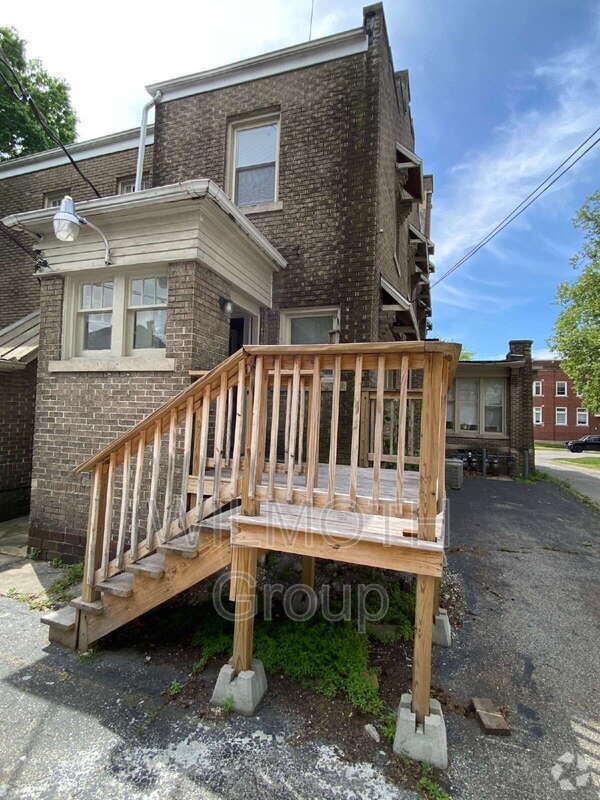 Building Photo - 408 W Mulberry St Unit 1R Rental