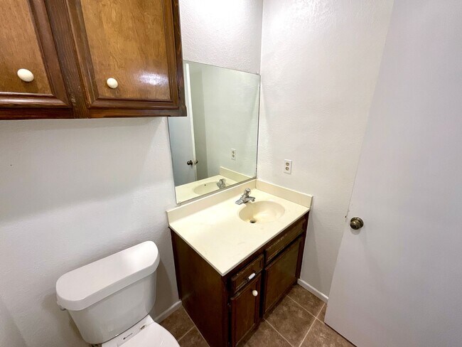 Photo - 6108 37th St Unit B