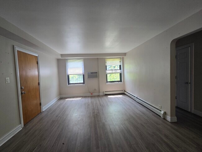 Photo - 7328 N Ridge Ave Unit 1W