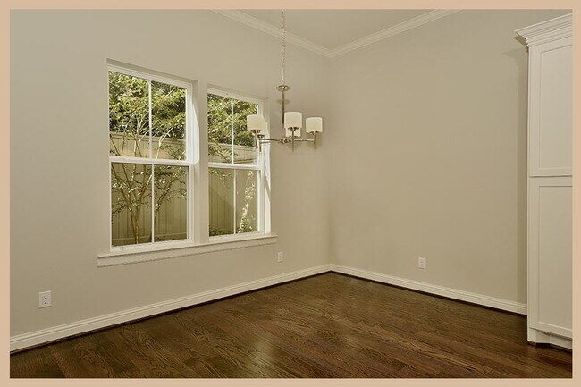 Photo - 215 Willow St