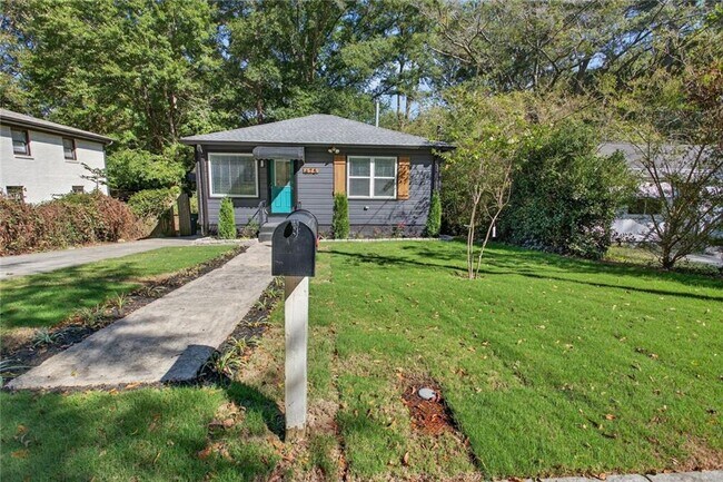 Photo - 475 Center Hill Ave NW