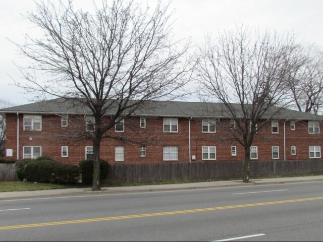655 Nassau Rd Apartments - 655 Nassau Road
