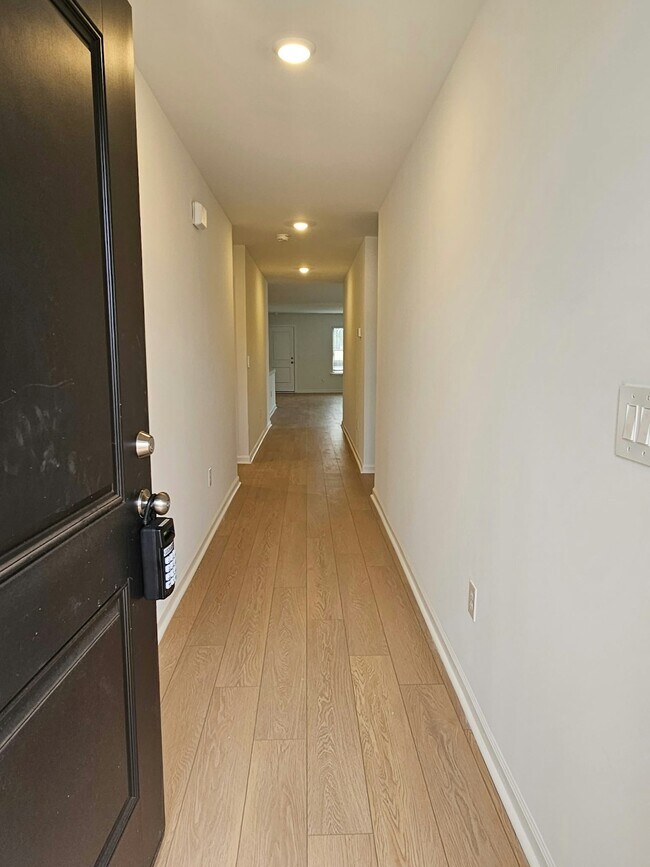 Photo - 184 Labrador Ln