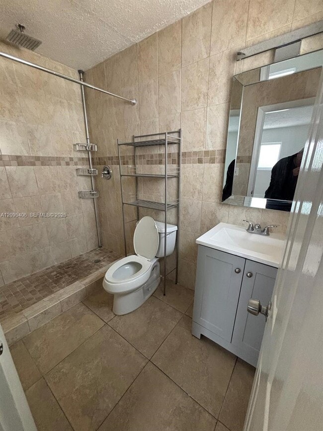 3325 Village Green Dr Unit Efficiency